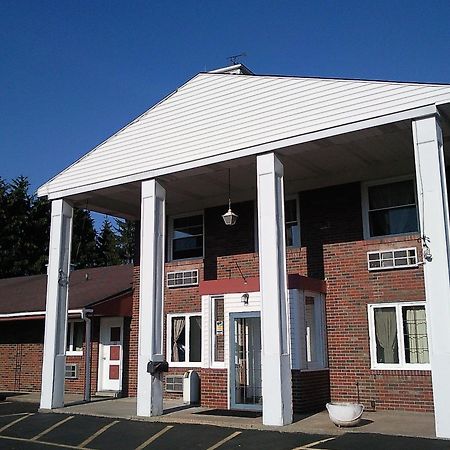 Colonial Inn Mercer-Grove City Екстер'єр фото