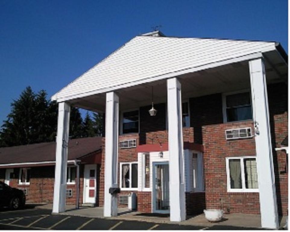 Colonial Inn Mercer-Grove City Номер фото
