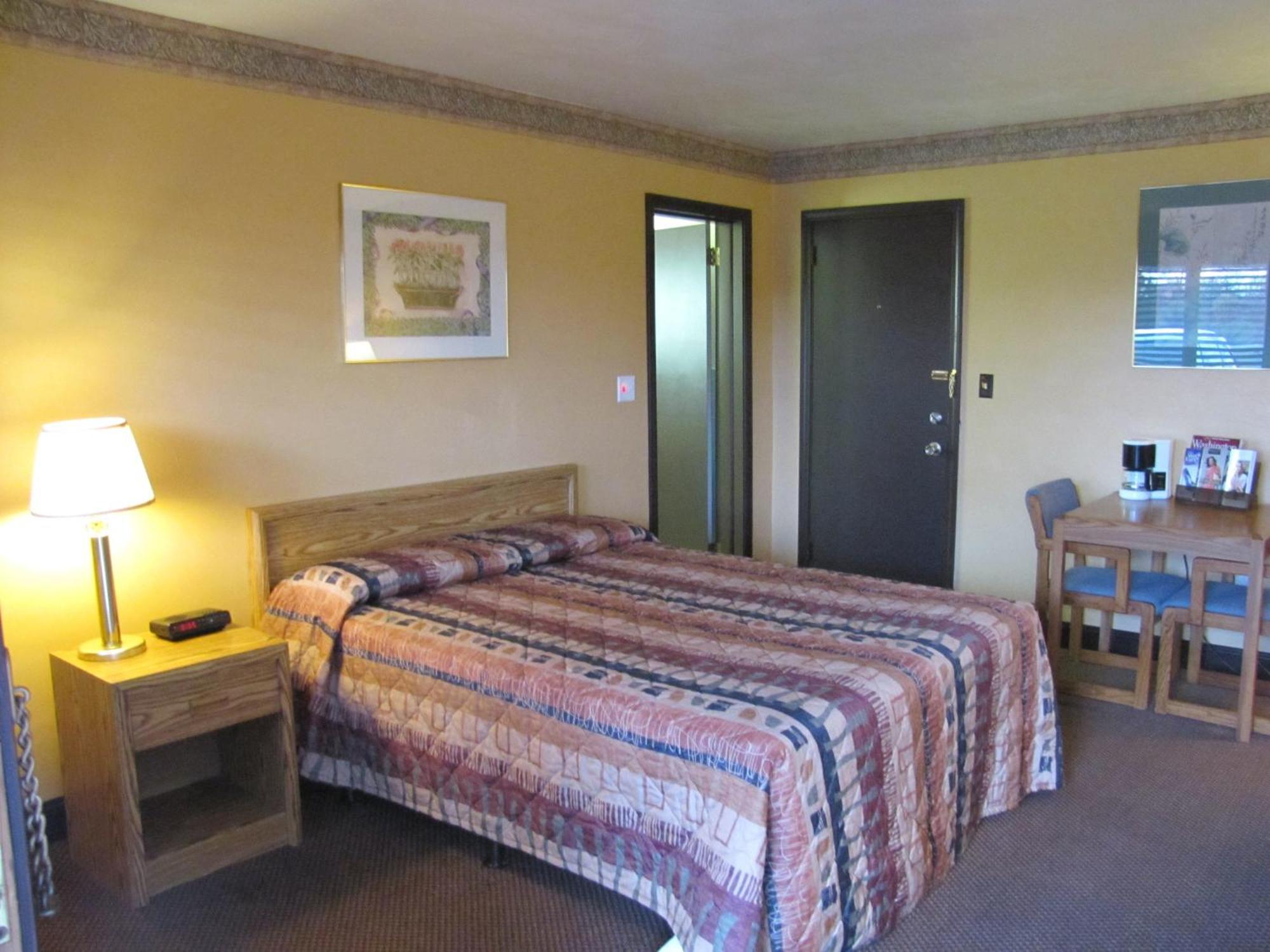 Colonial Inn Mercer-Grove City Екстер'єр фото